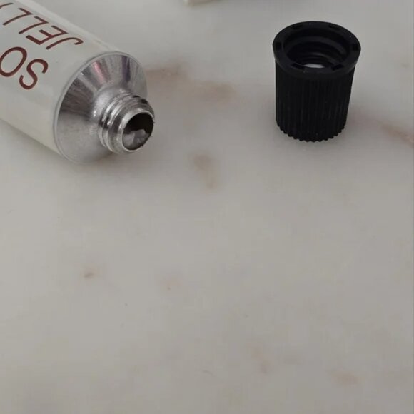 New in Box Freck Beauty So Jelly Eye Cream - Picture 3 of 3